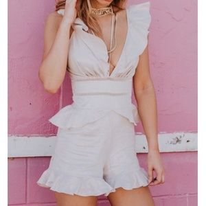 Karina Gramaldi Linen Romper Size Medium